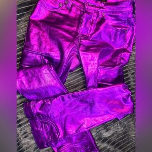 Men’s jeans but can fit women